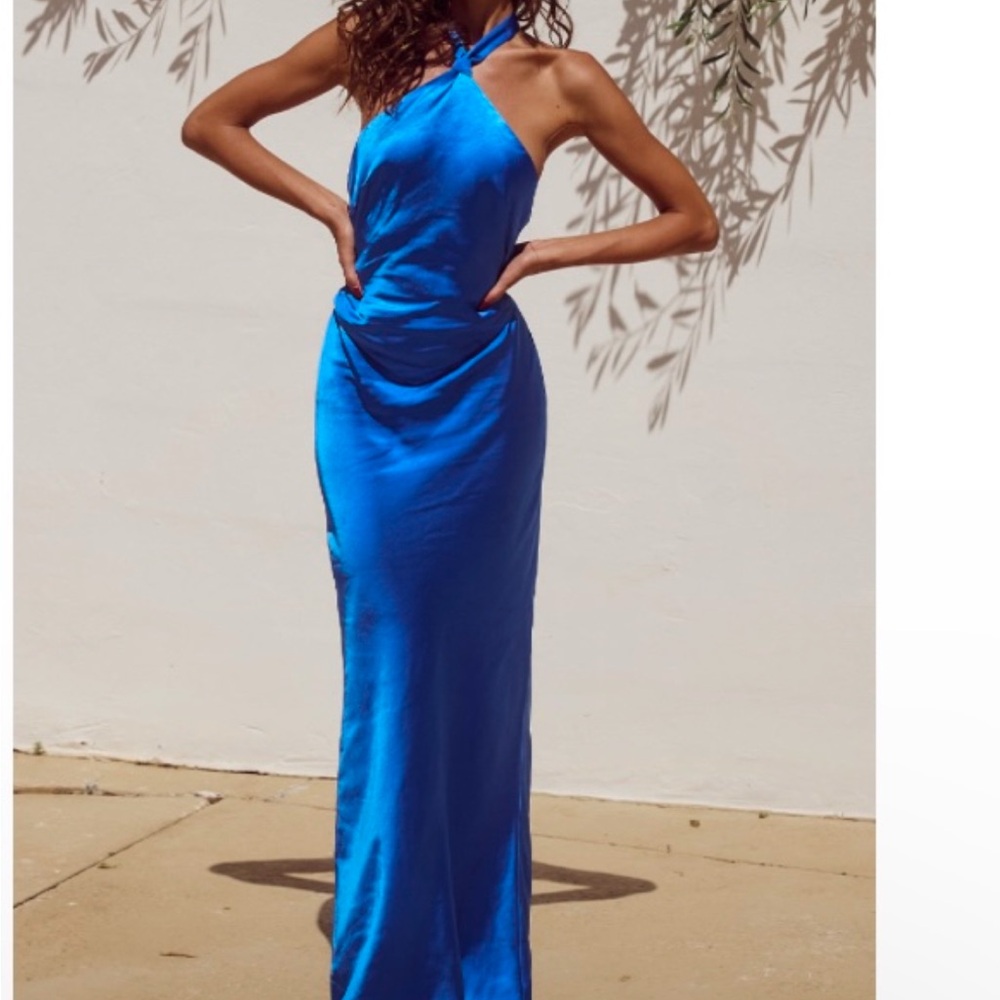 Elegant Blue Halter Neck Dress

Runaway The Label KEALORA MAXI DRESS  ROYAL
